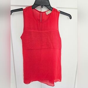 Tinley Red Sleeveless Chiffon Pleated Blouse | Size Small